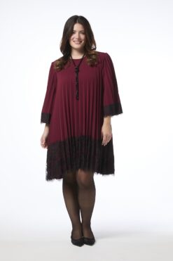 Lorena vekattu mekko - viininpunainen