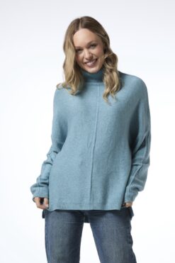 Anette pooloneule - vaaleansininen