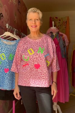 Iconic leo collage - roosa