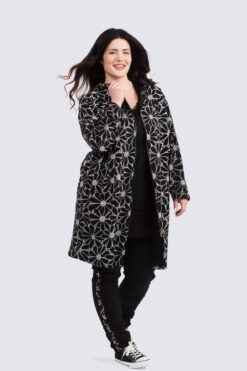 Alessandra Hupparitakki- musta