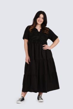 Felina mekko  Lyhythiha- musta