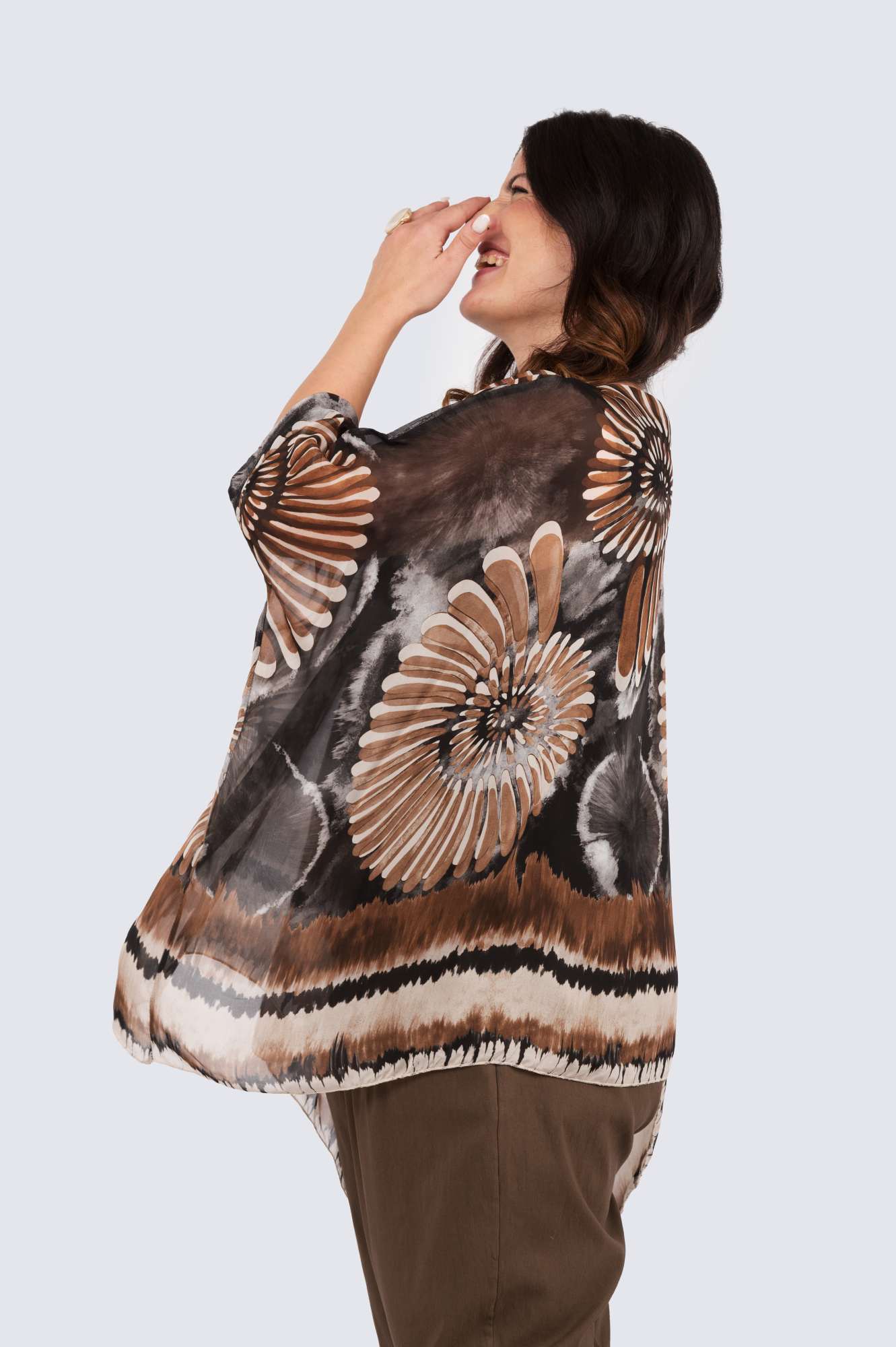 Silk poncho - Petra-musta - Image 3